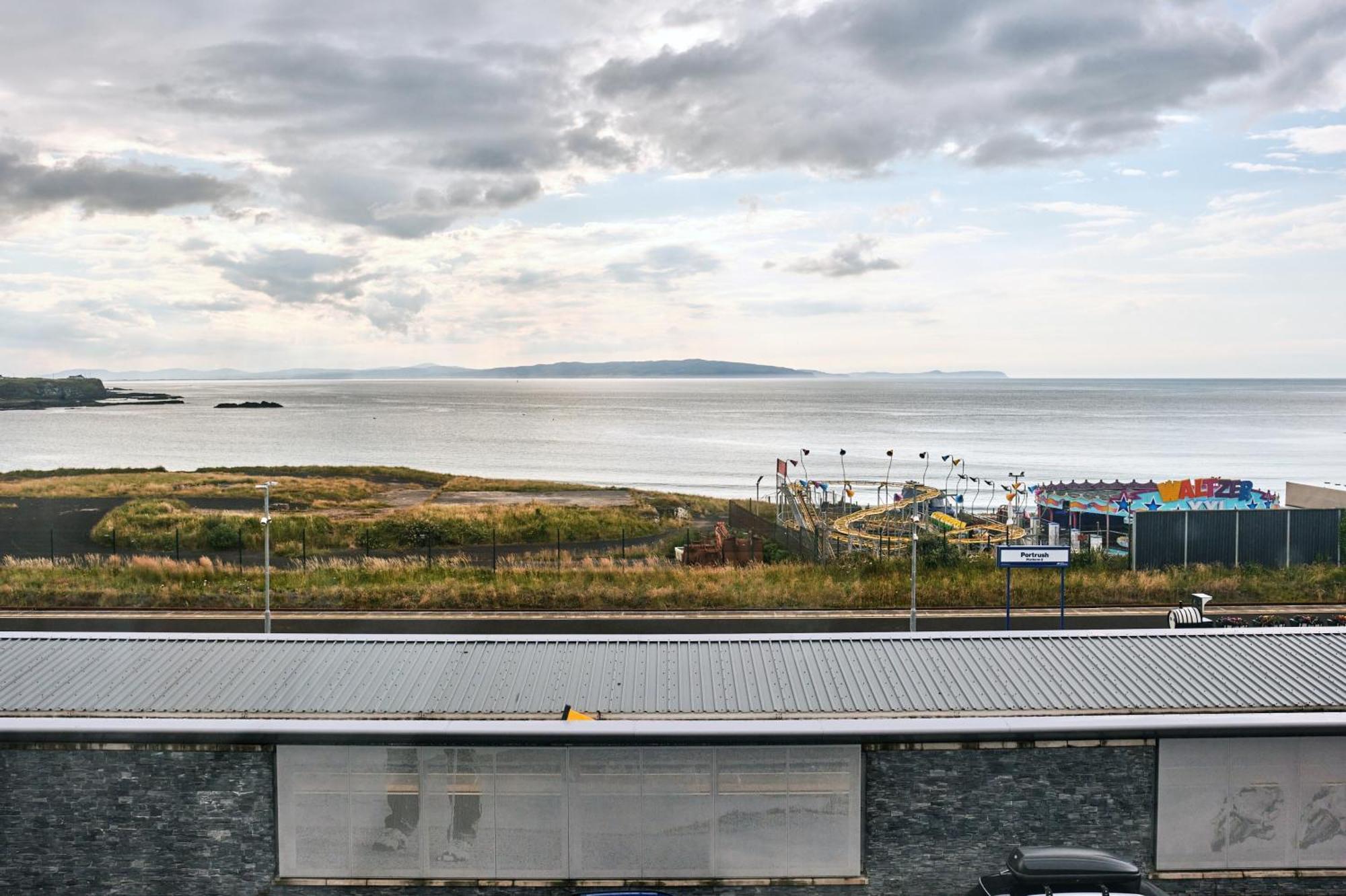 6 Golf Terrace - Portrush By The Sea Apartment Exterior foto